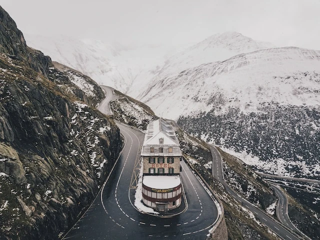 Exploring the Majestic Mountains of Switzerland — image 1