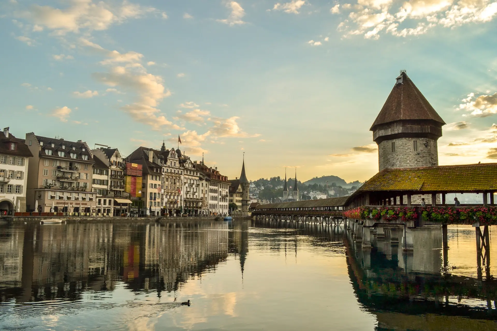How Far is Zurich from Lucerne — Train, Drive Distance Guide