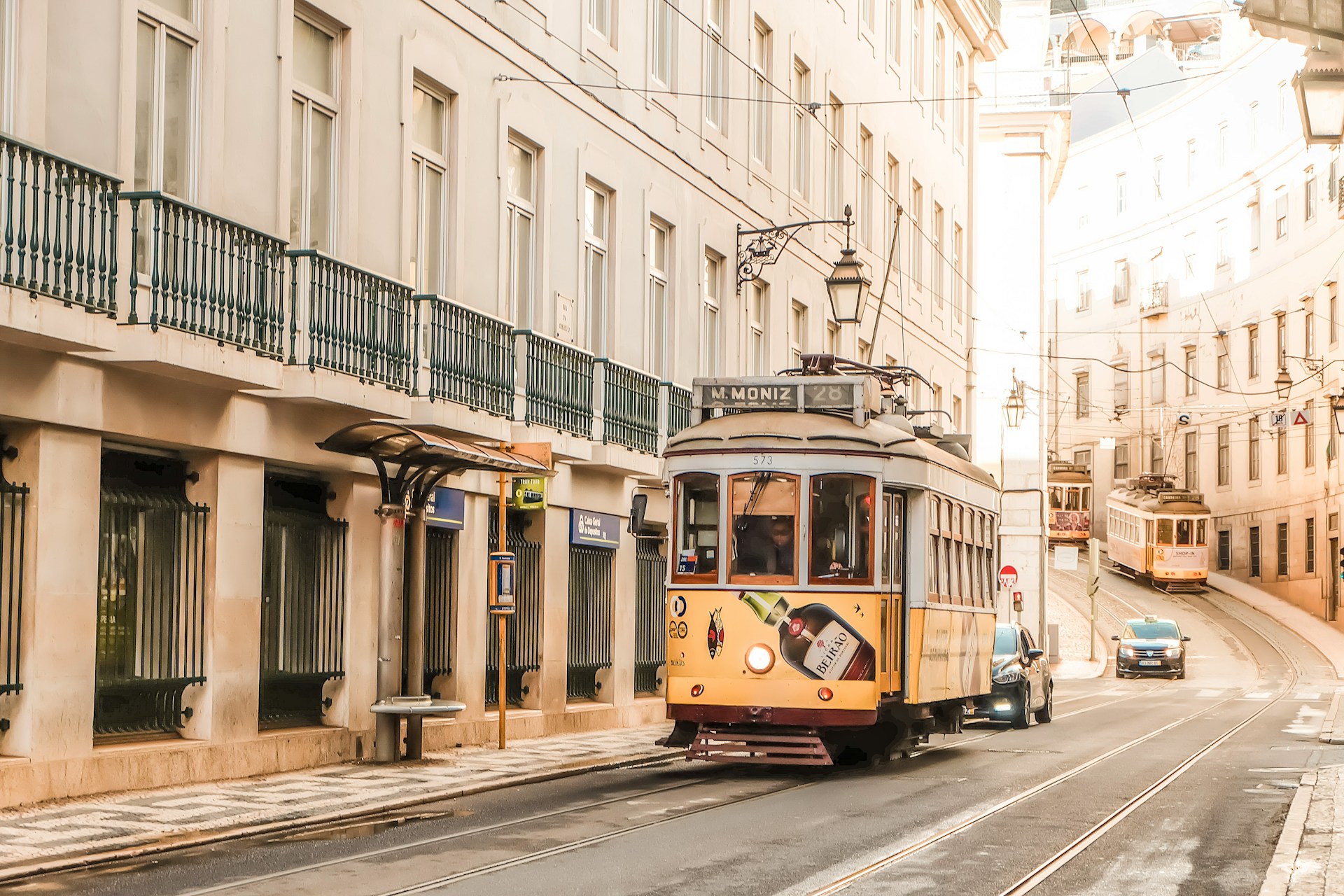 Popular Dishes in Portugal 2026: Bacalhau, Pastel de Nata, Francesinha