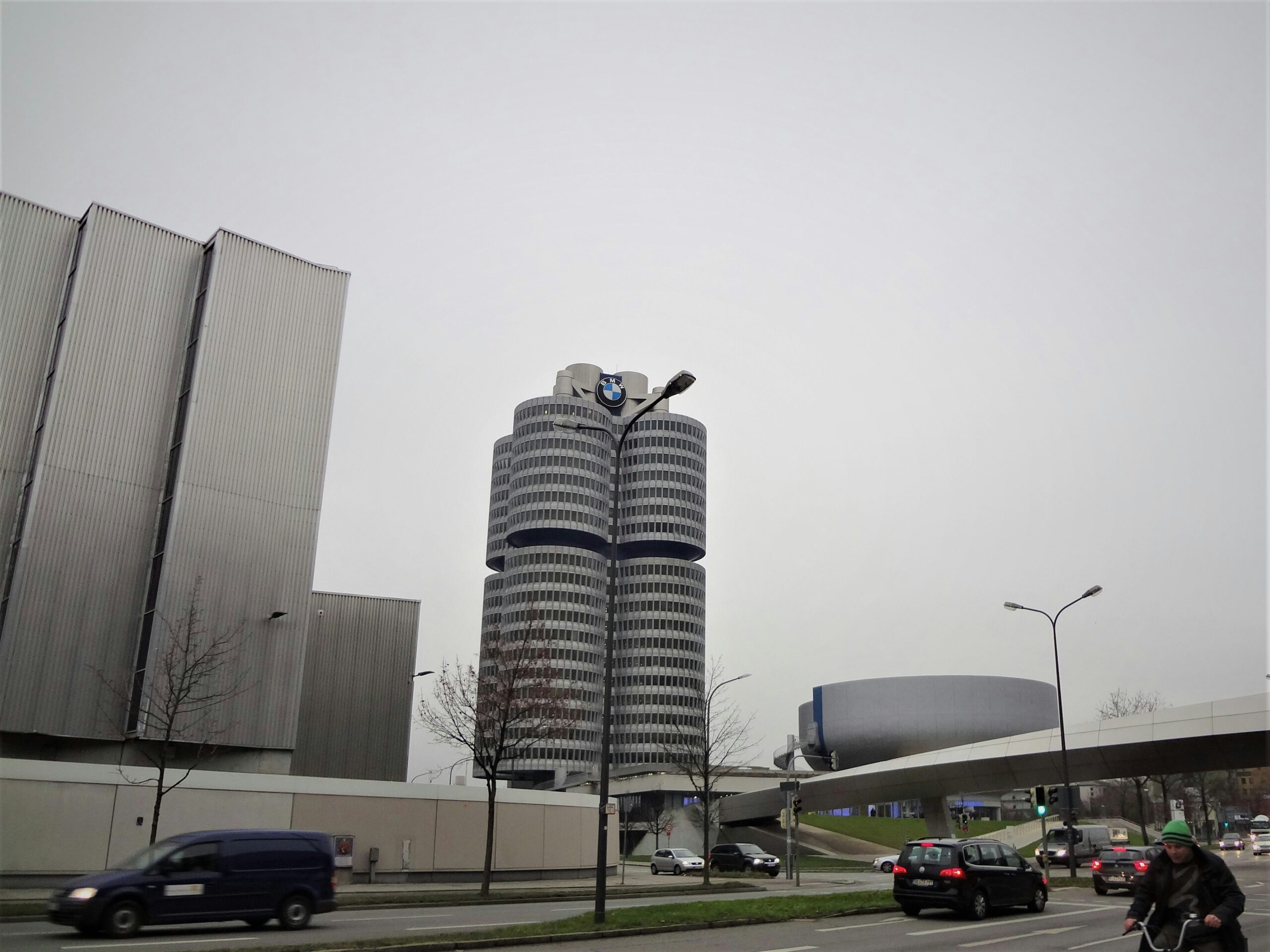 BMW Welt v Mnichově poblíž Olympiaparku