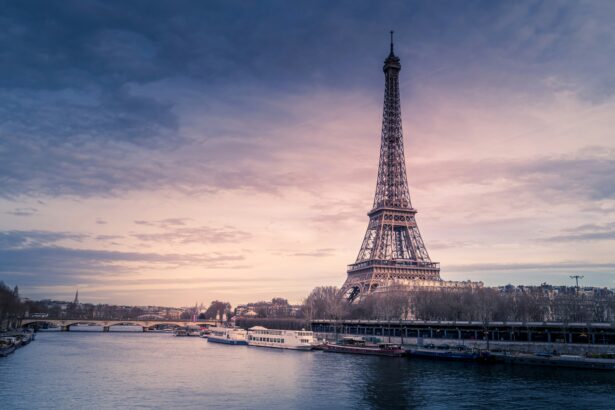 Learn About Time in France