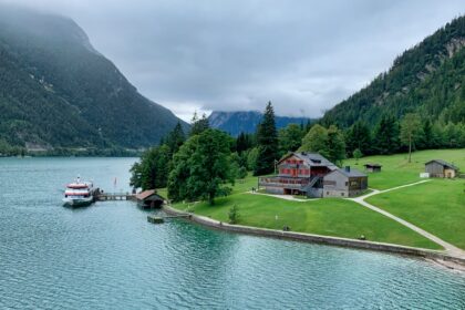 Local Cuisine Hotspots