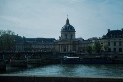 Paris – The Capital of France From the Middle Ages to the French Revolution