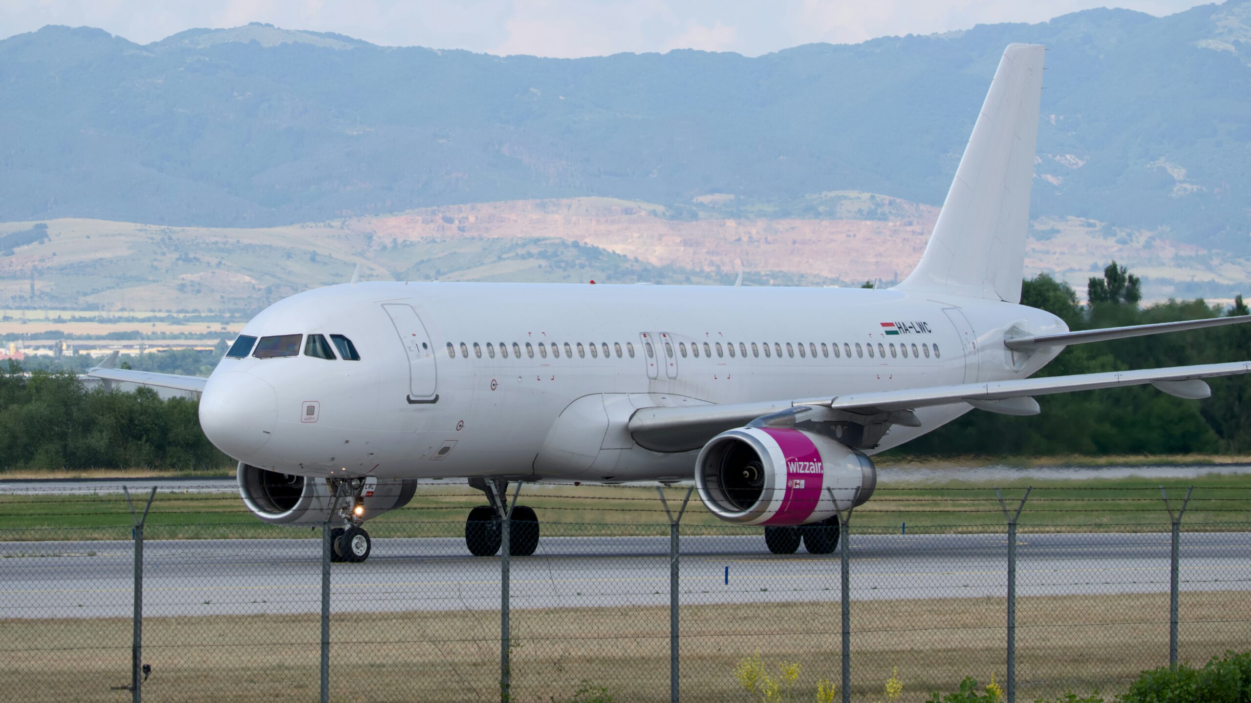 Wizz Air Airbus A321 aircraft
